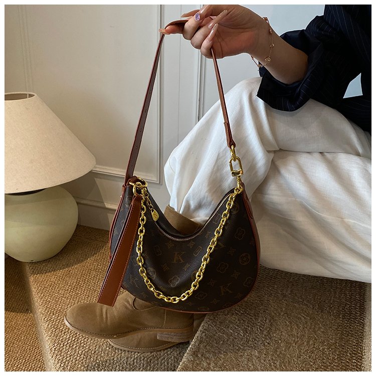 Women's PU Leather Stud Trim Crescent Shoulder Bag detail 30