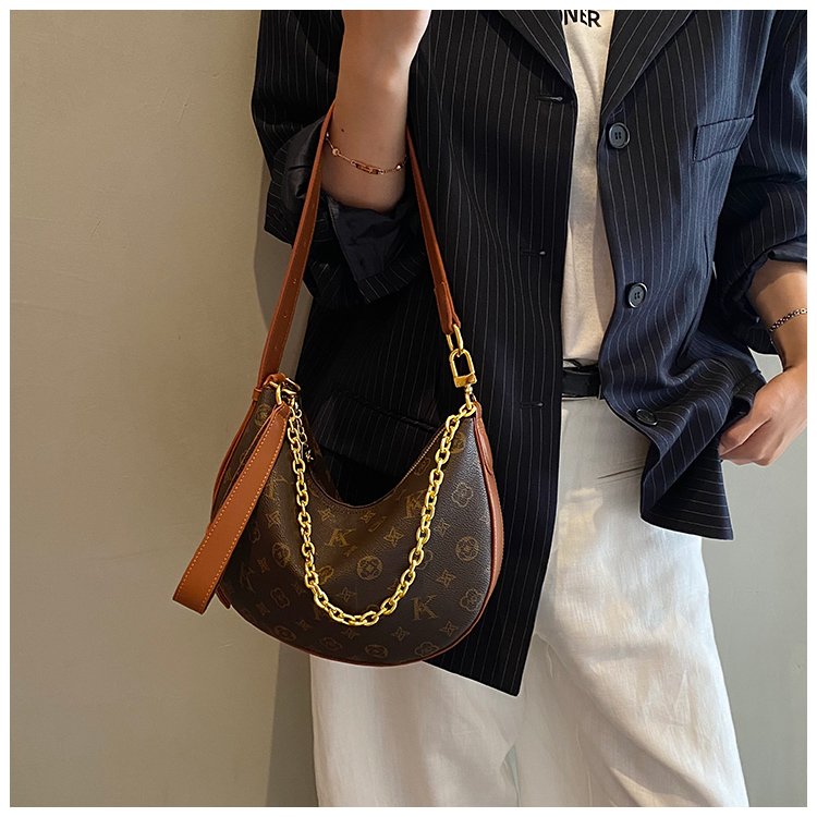 Women's PU Leather Stud Trim Crescent Shoulder Bag detail 32