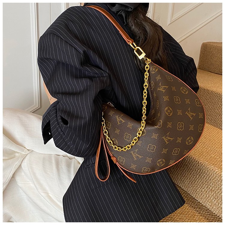 Women's PU Leather Stud Trim Crescent Shoulder Bag detail 33