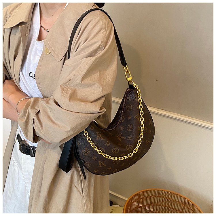 Women's PU Leather Stud Trim Crescent Shoulder Bag detail 34