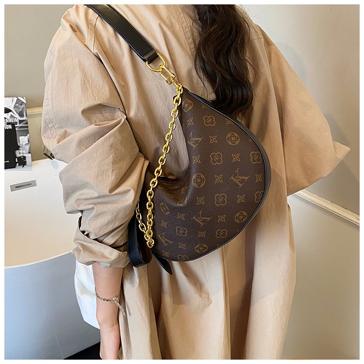 Women's PU Leather Stud Trim Crescent Shoulder Bag detail 37