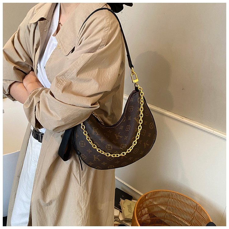 Women's PU Leather Stud Trim Crescent Shoulder Bag detail 38