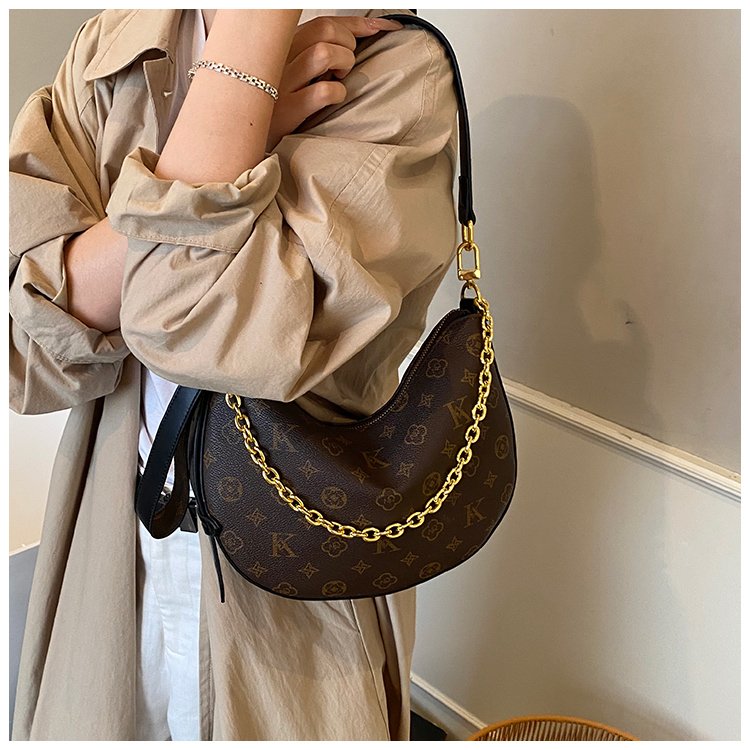 Women's PU Leather Stud Trim Crescent Shoulder Bag detail 40