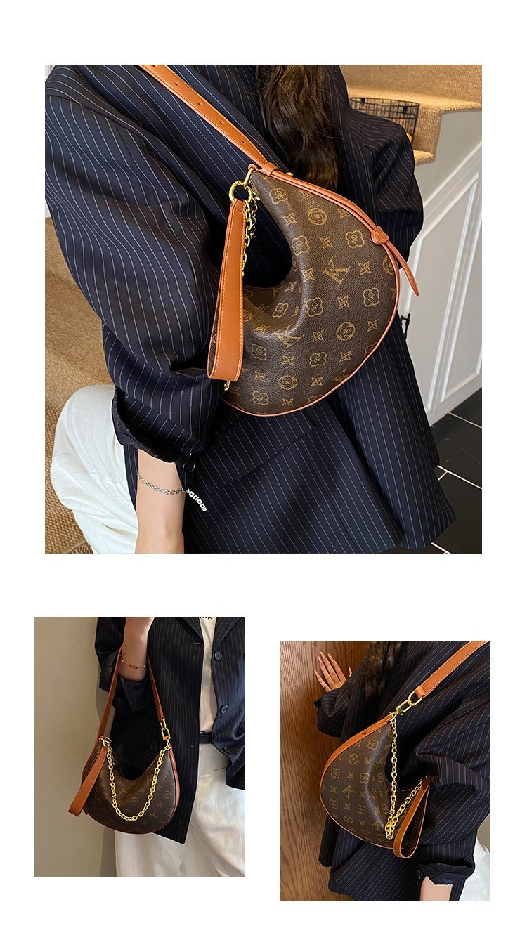 Women's PU Leather Stud Trim Crescent Shoulder Bag detail 5