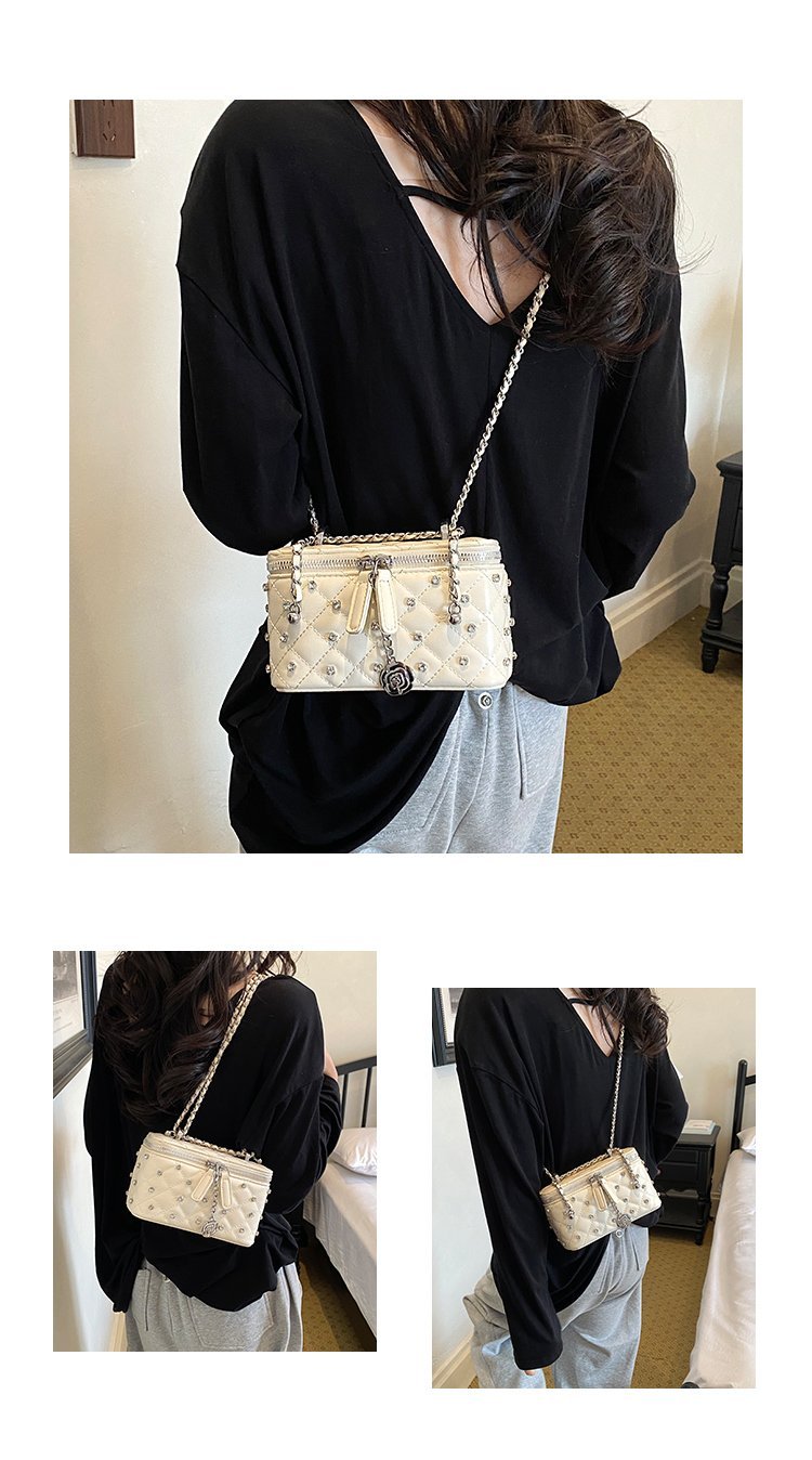 Women's PU Leather Studded Flap Handbag detail 10