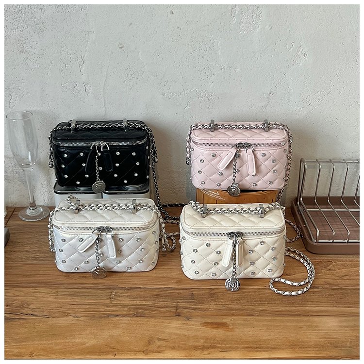 Women's PU Leather Studded Flap Handbag detail 1