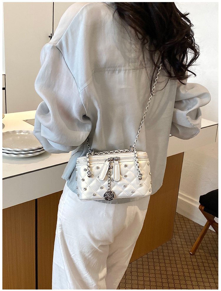 Women's PU Leather Studded Flap Handbag detail 19