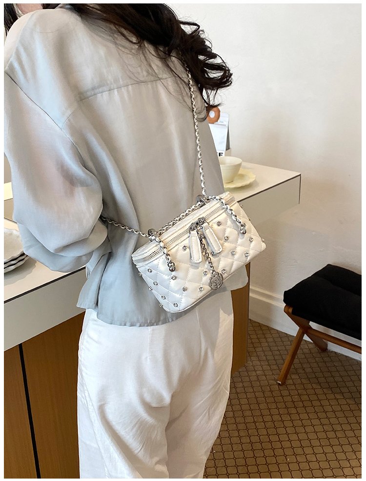 Women's PU Leather Studded Flap Handbag detail 22
