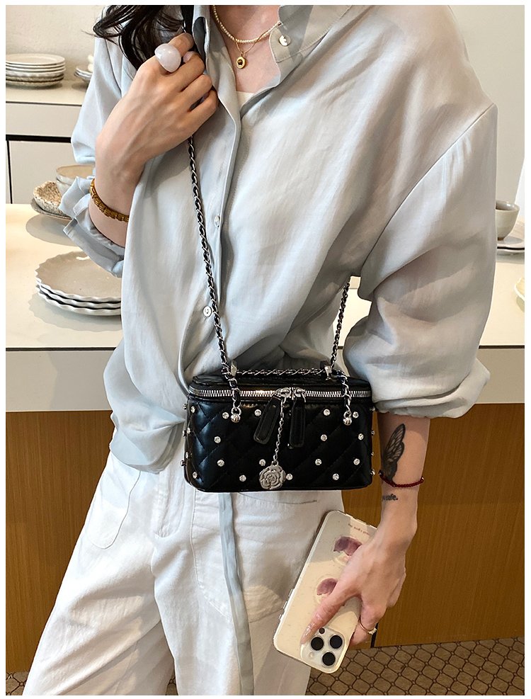 Women's PU Leather Studded Flap Handbag detail 27