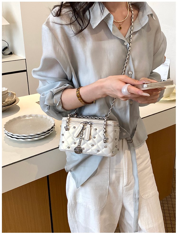 Women's PU Leather Studded Flap Handbag detail 28