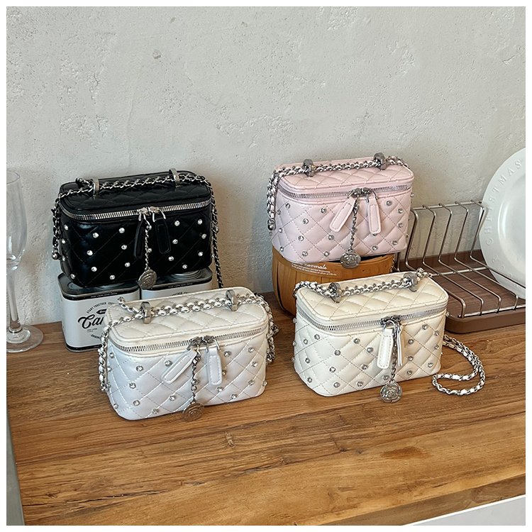 Women's PU Leather Studded Flap Handbag detail 2