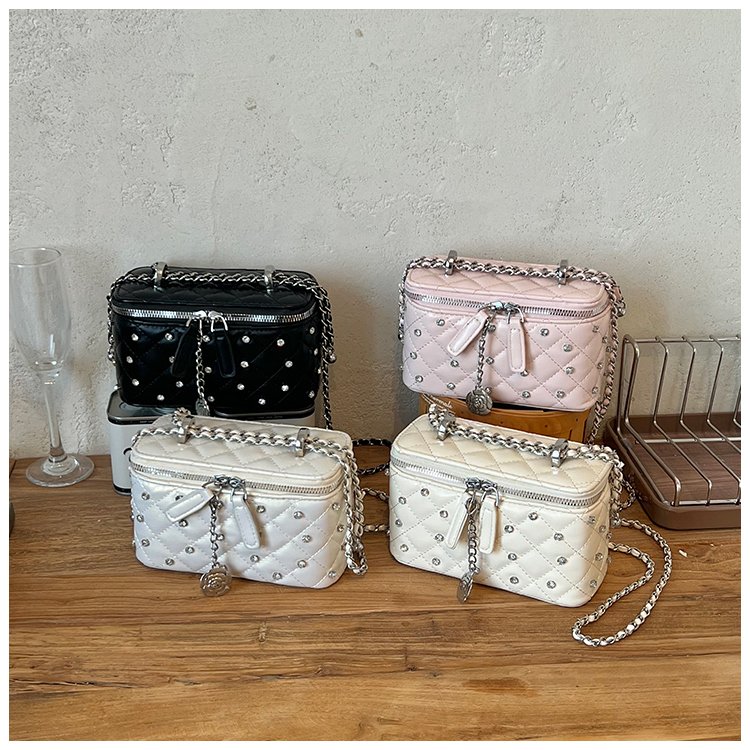 Women's PU Leather Studded Flap Handbag detail 4