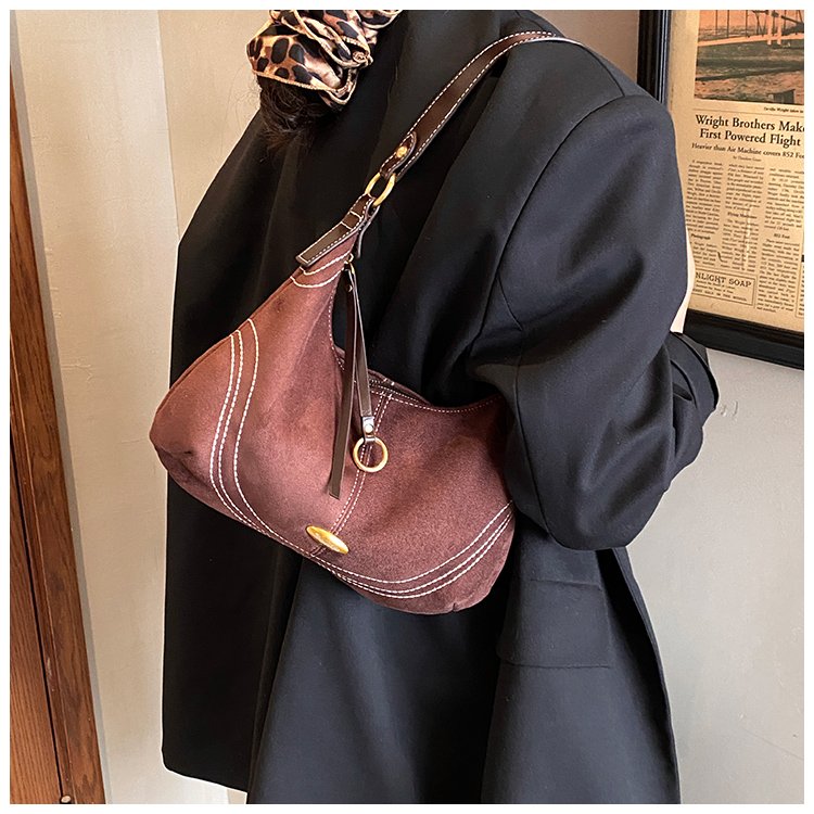 Women's PU Leather Studded Slouch Shoulder Bag detail 18