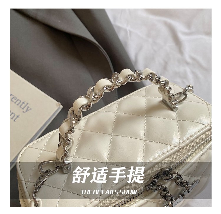 Women's PU Leather Textured Barrel Bag detail 11