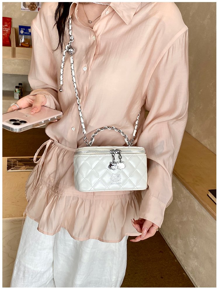 Women's PU Leather Textured Barrel Bag detail 19