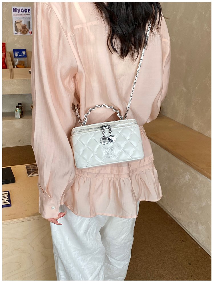 Women's PU Leather Textured Barrel Bag detail 23
