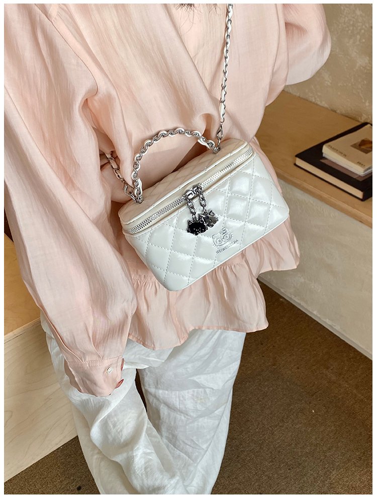 Women's PU Leather Textured Barrel Bag detail 24