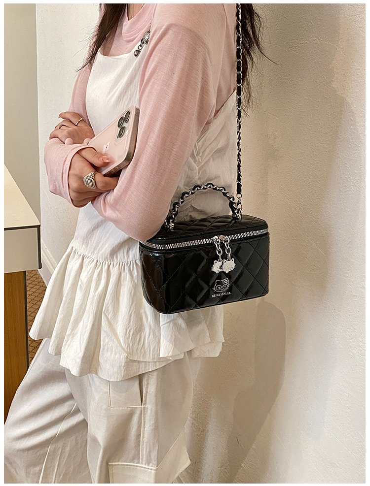 Women's PU Leather Textured Barrel Bag detail 38