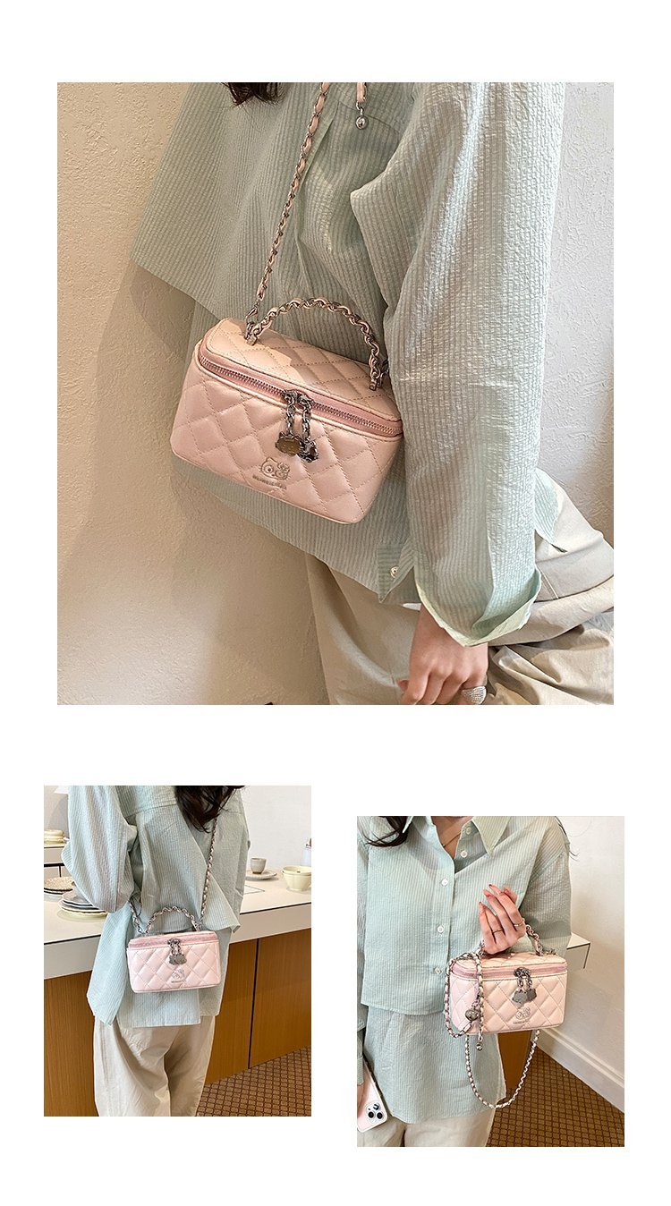 Women's PU Leather Textured Barrel Bag detail 3