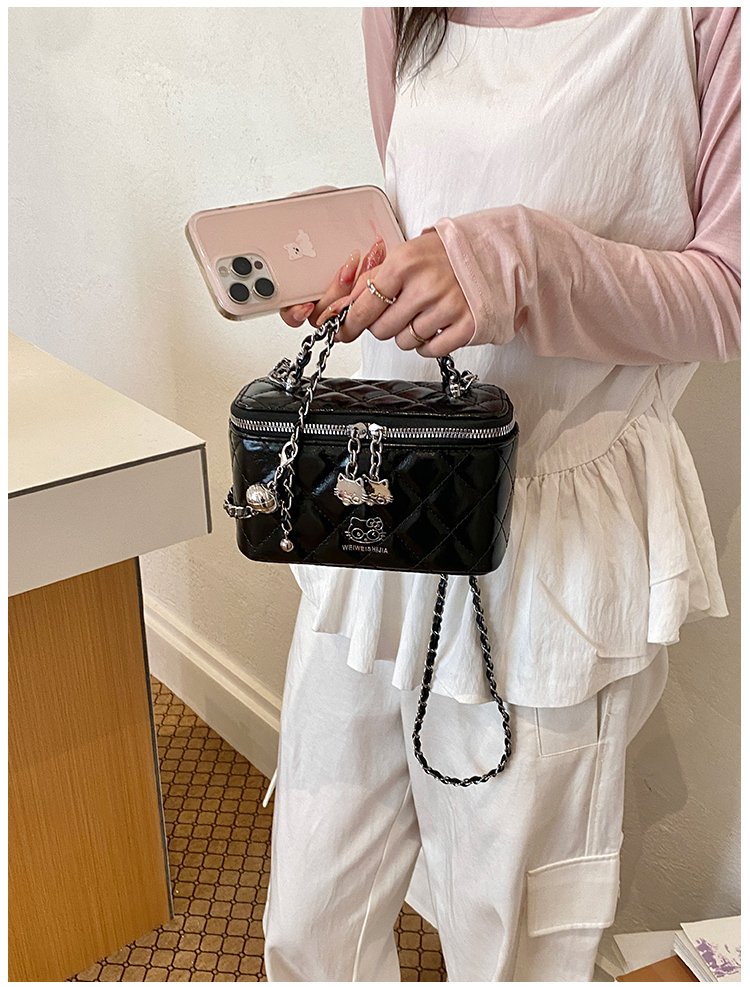 Women's PU Leather Textured Barrel Bag detail 40