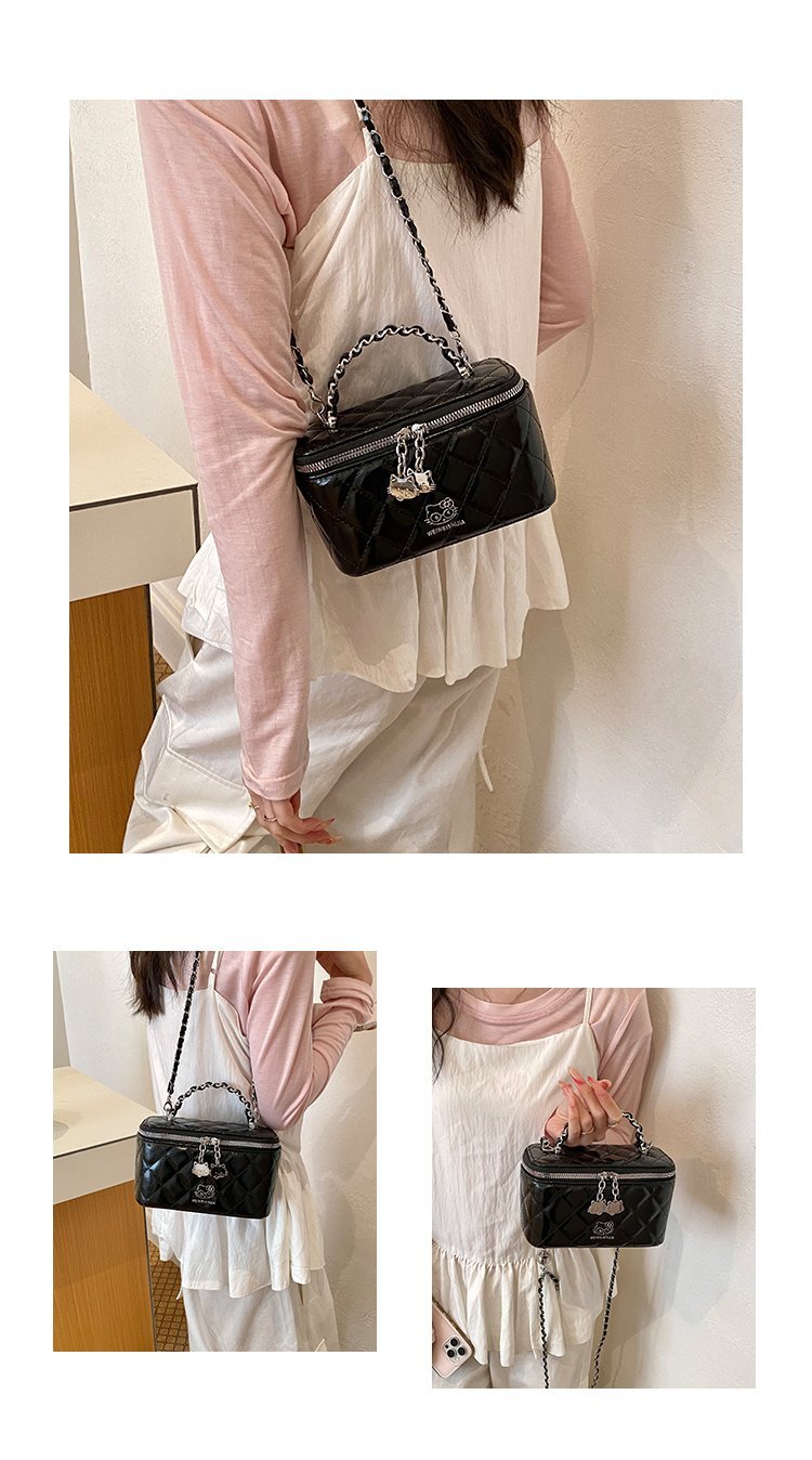Women's PU Leather Textured Barrel Bag detail 4
