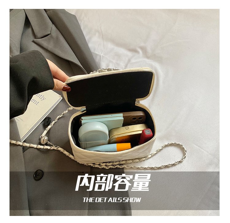 Women's PU Leather Textured Barrel Bag detail 8