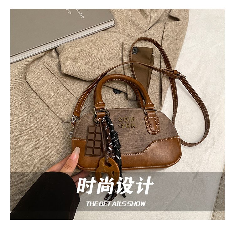 Women's PU Leather Textured Barrel Bag detail 11