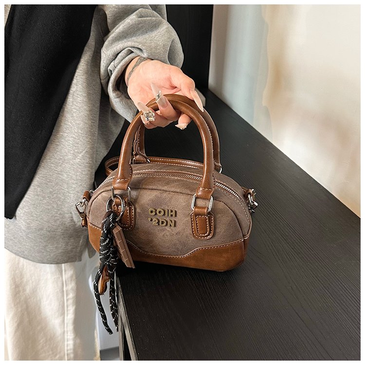Women's PU Leather Textured Barrel Bag detail 15