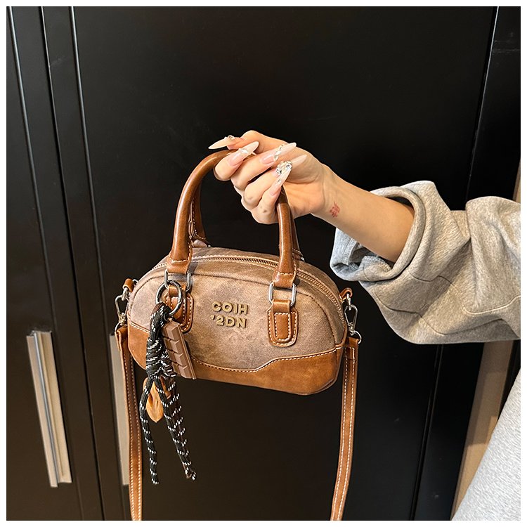 Women's PU Leather Textured Barrel Bag detail 18