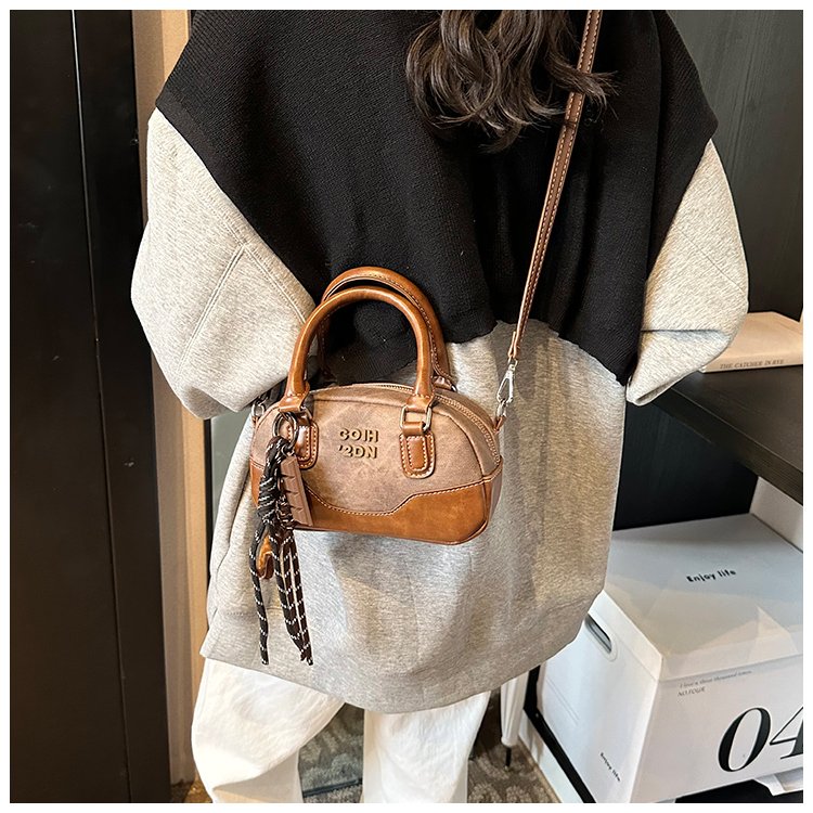 Women's PU Leather Textured Barrel Bag detail 30