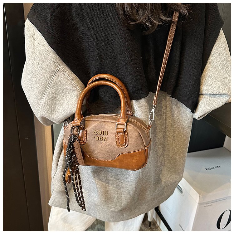 Women's PU Leather Textured Barrel Bag detail 32