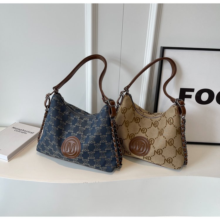 Women's Cloth Textured Shoulder Bag detail 11