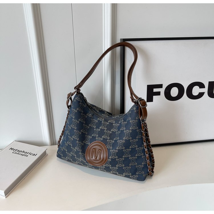 Women's Cloth Textured Shoulder Bag detail 13
