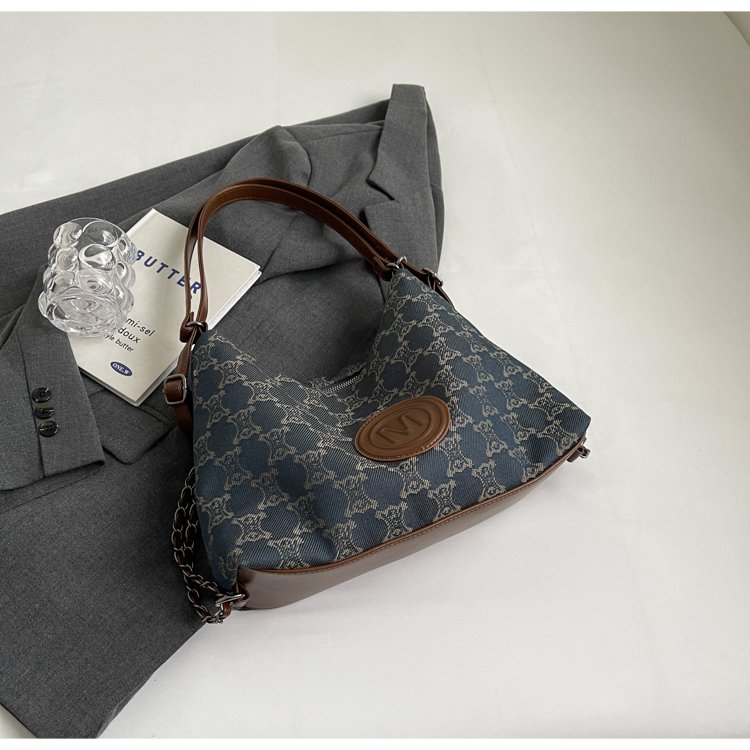 Women's Cloth Textured Shoulder Bag detail 14