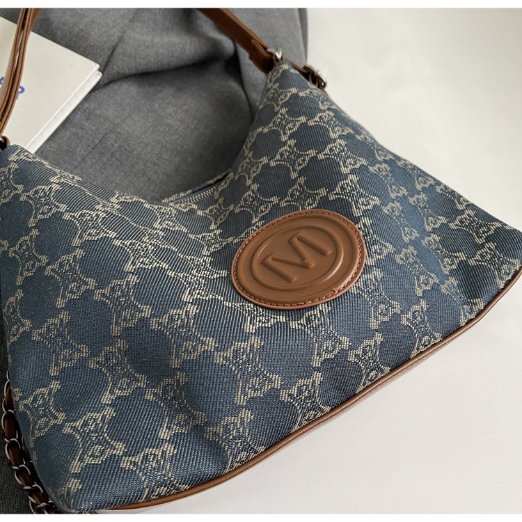 Women's Cloth Textured Shoulder Bag detail 16