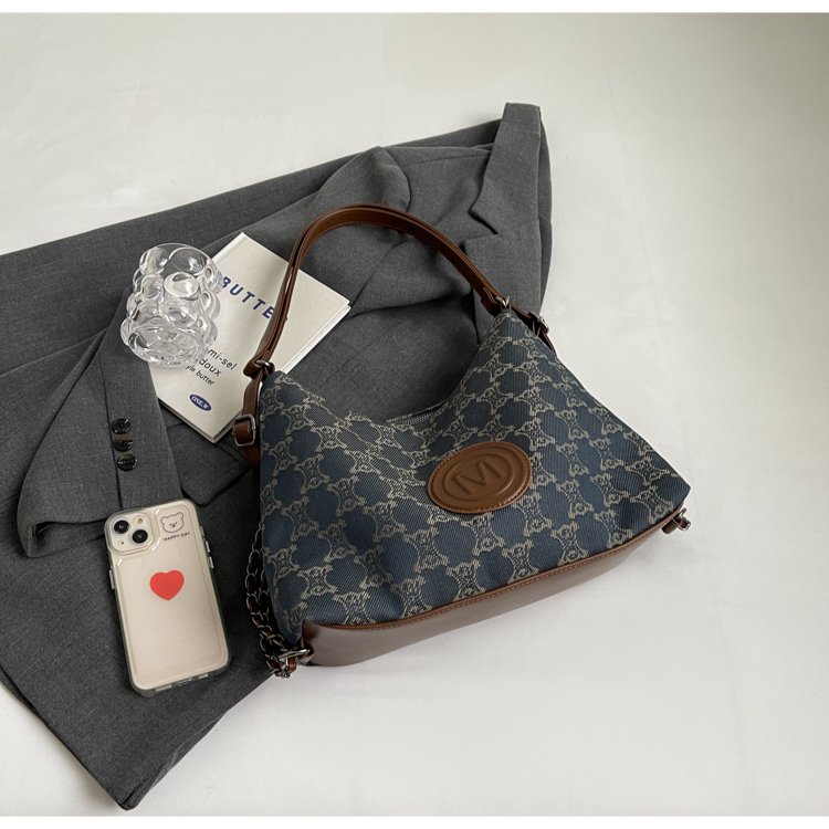 Women's Cloth Textured Shoulder Bag detail 17