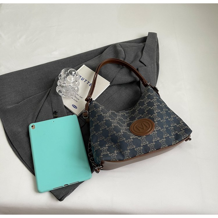 Women's Cloth Textured Shoulder Bag detail 21