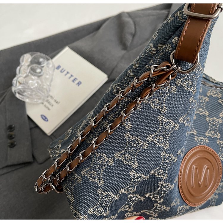 Women's Cloth Textured Shoulder Bag detail 23