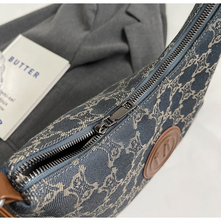 Women's Cloth Textured Shoulder Bag detail 29