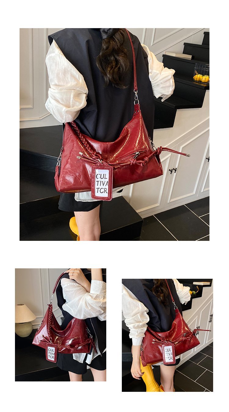 Women's PU Leather Textured Slouch Shoulder Bag detail 12