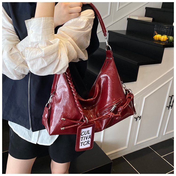 Women's PU Leather Textured Slouch Shoulder Bag detail 23