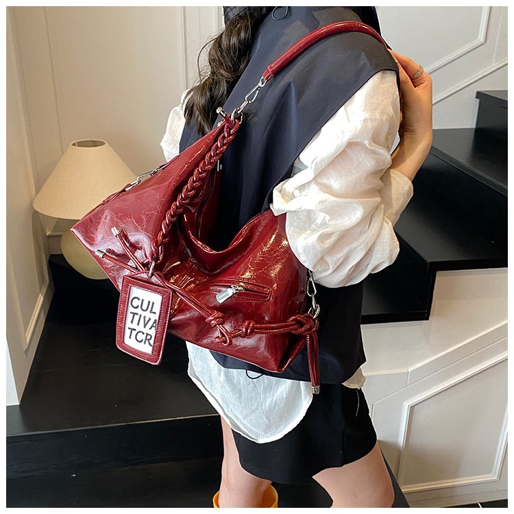 Women's PU Leather Textured Slouch Shoulder Bag detail 26