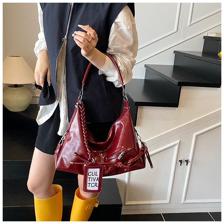 Women's PU Leather Textured Slouch Shoulder Bag detail 29