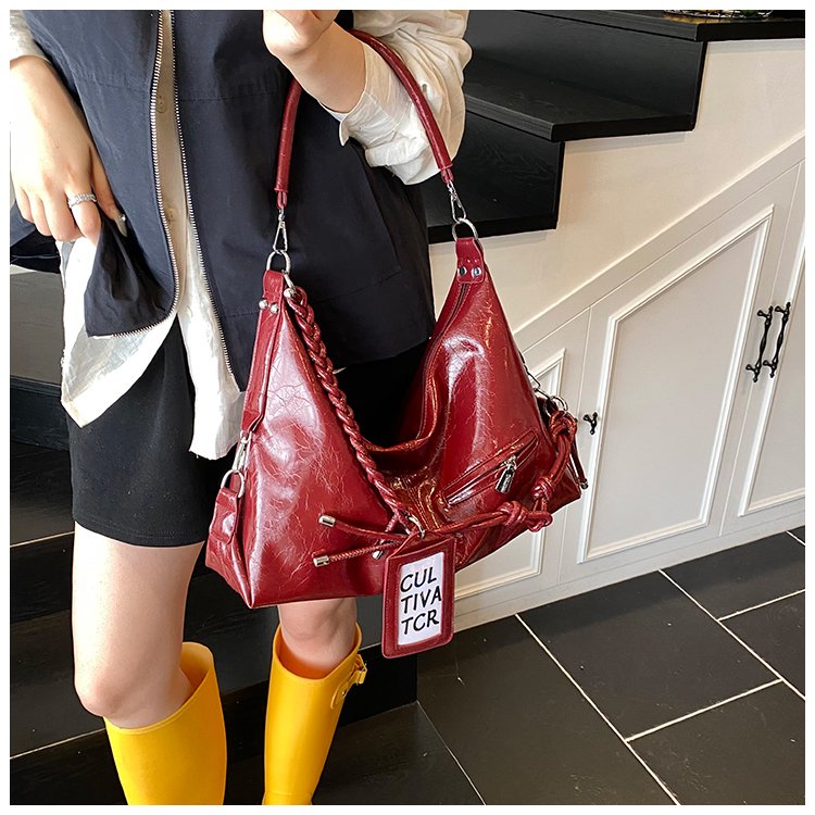 Women's PU Leather Textured Slouch Shoulder Bag detail 31