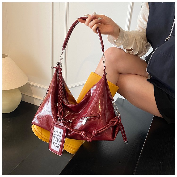 Women's PU Leather Textured Slouch Shoulder Bag detail 34