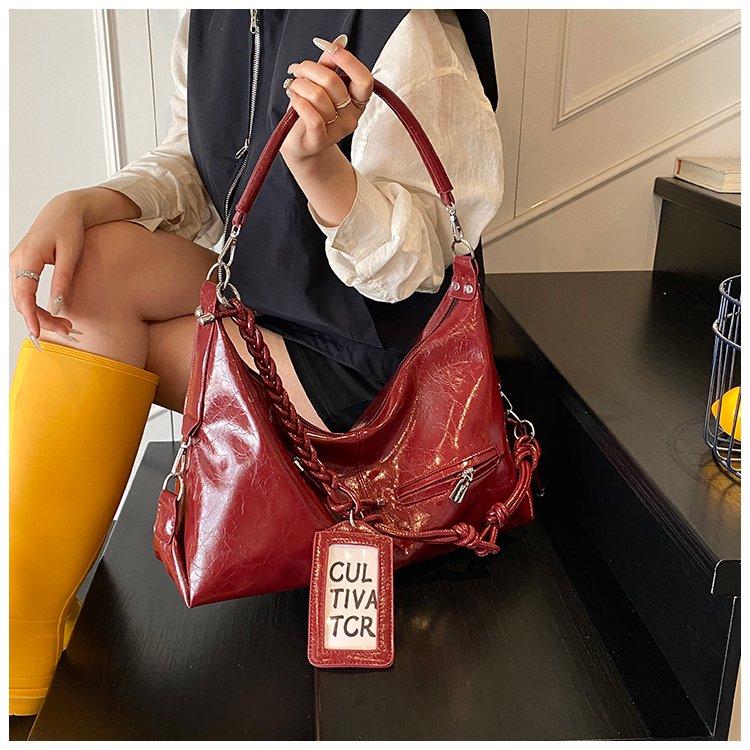 Women's PU Leather Textured Slouch Shoulder Bag detail 37