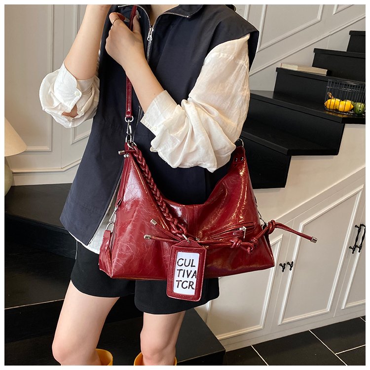 Women's PU Leather Textured Slouch Shoulder Bag detail 38