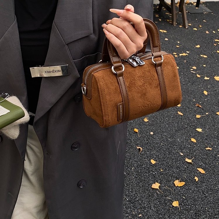 Women's Vintage-Inspired Solid-Color Barrel-Shaped PU Leather Handbag