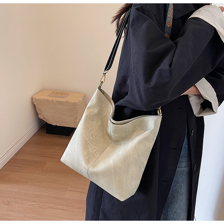 Women's PU Leather Wide Woven Strap Crossbody Bag detail 15