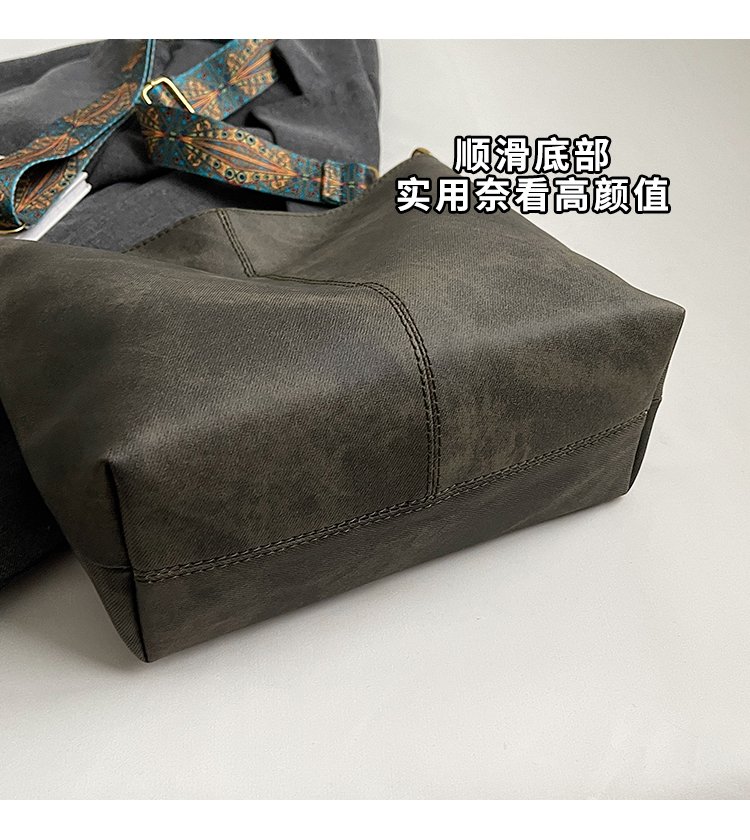 Women's PU Leather Wide Woven Strap Crossbody Bag detail 3